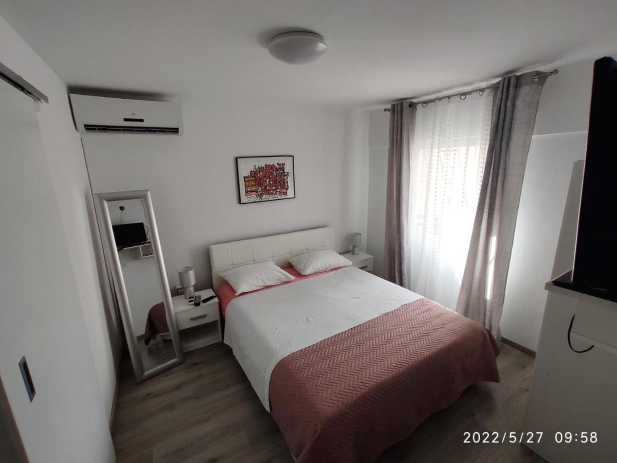 Apartments Mia Бибине Екстериор снимка