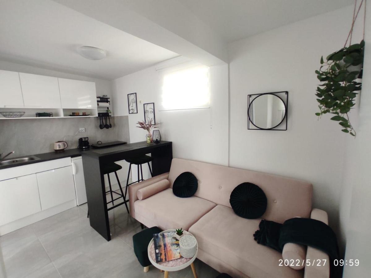 Apartments Mia Бибине Екстериор снимка
