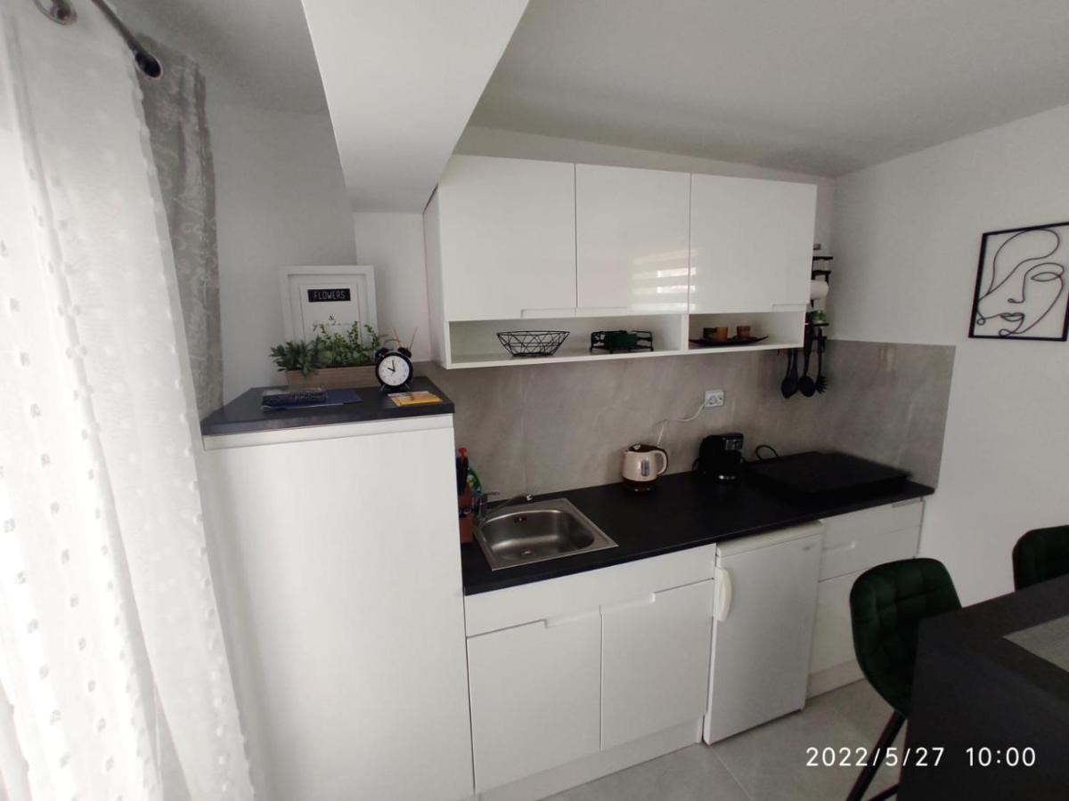 Apartments Mia Бибине Екстериор снимка