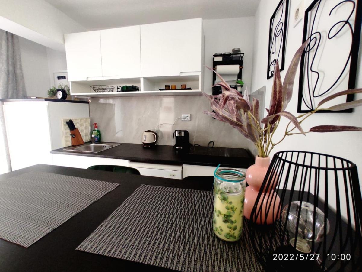 Apartments Mia Бибине Екстериор снимка