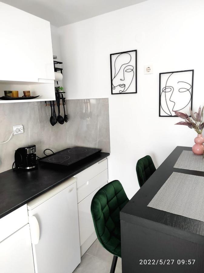 Apartments Mia Бибине Екстериор снимка