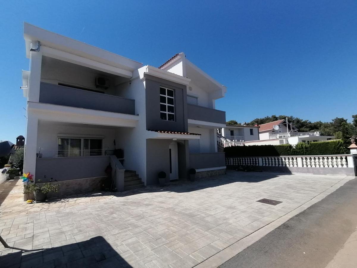 Apartments Mia Бибине Екстериор снимка