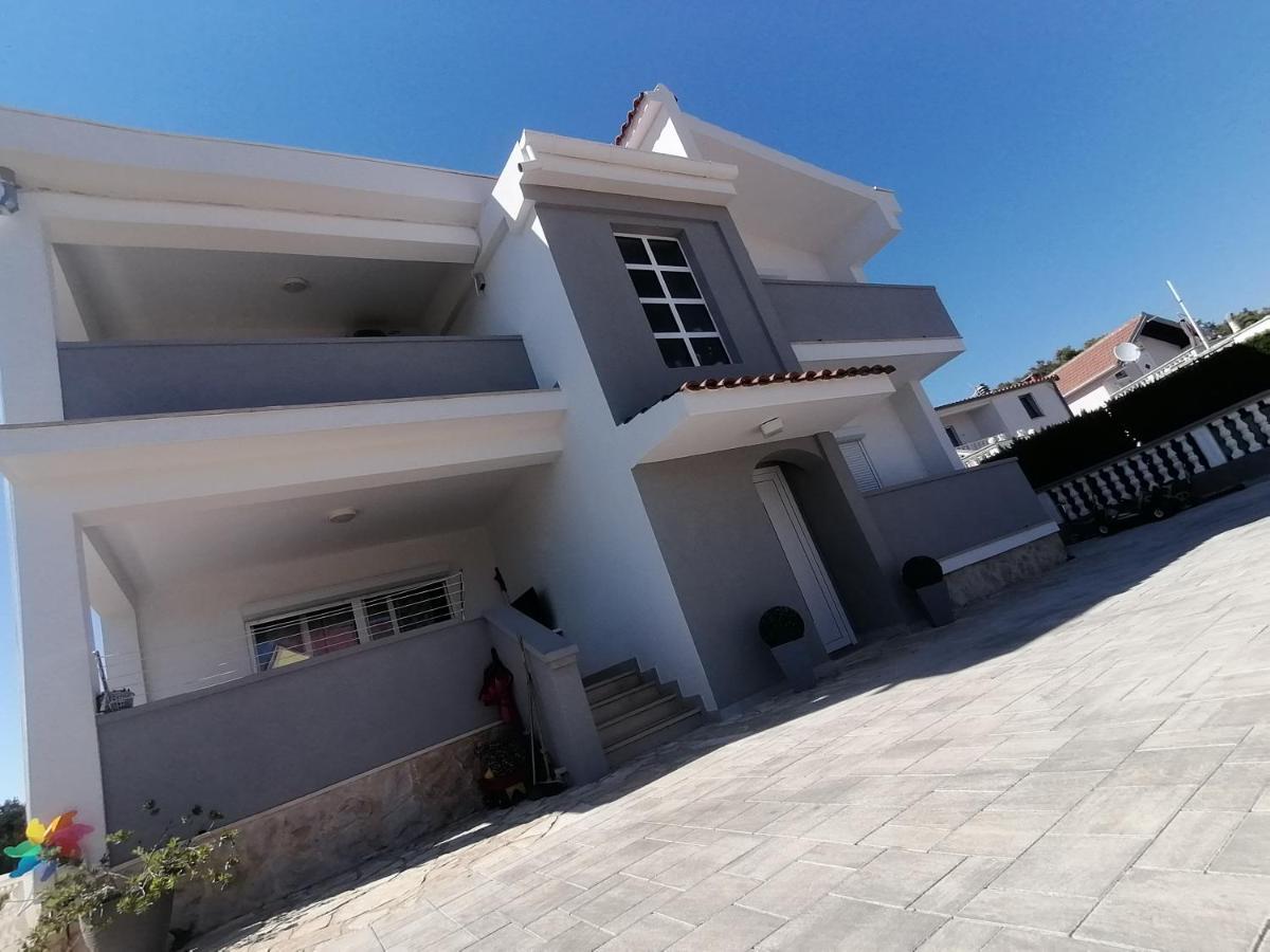 Apartments Mia Бибине Екстериор снимка