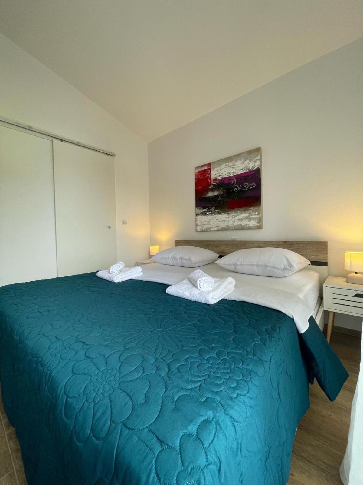 Apartments Mia Бибине Екстериор снимка