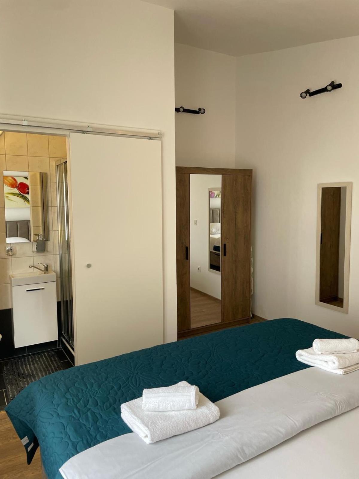 Apartments Mia Бибине Екстериор снимка
