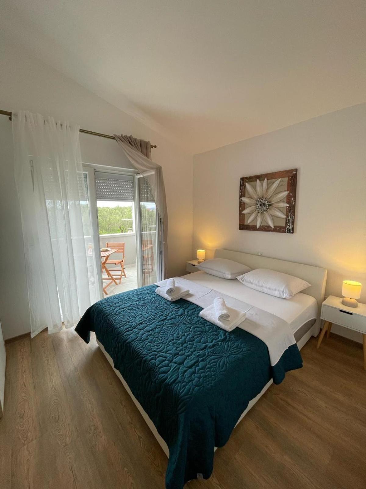 Apartments Mia Бибине Екстериор снимка