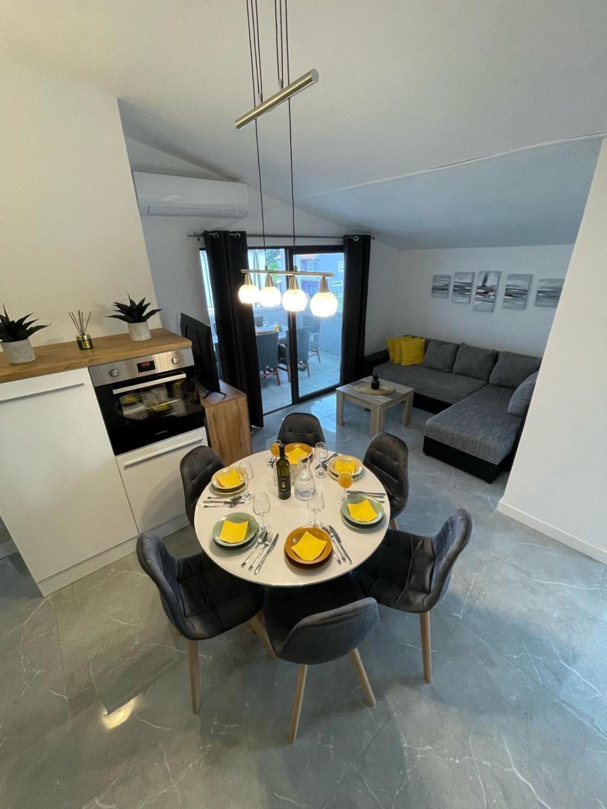 Apartments Mia Бибине Екстериор снимка