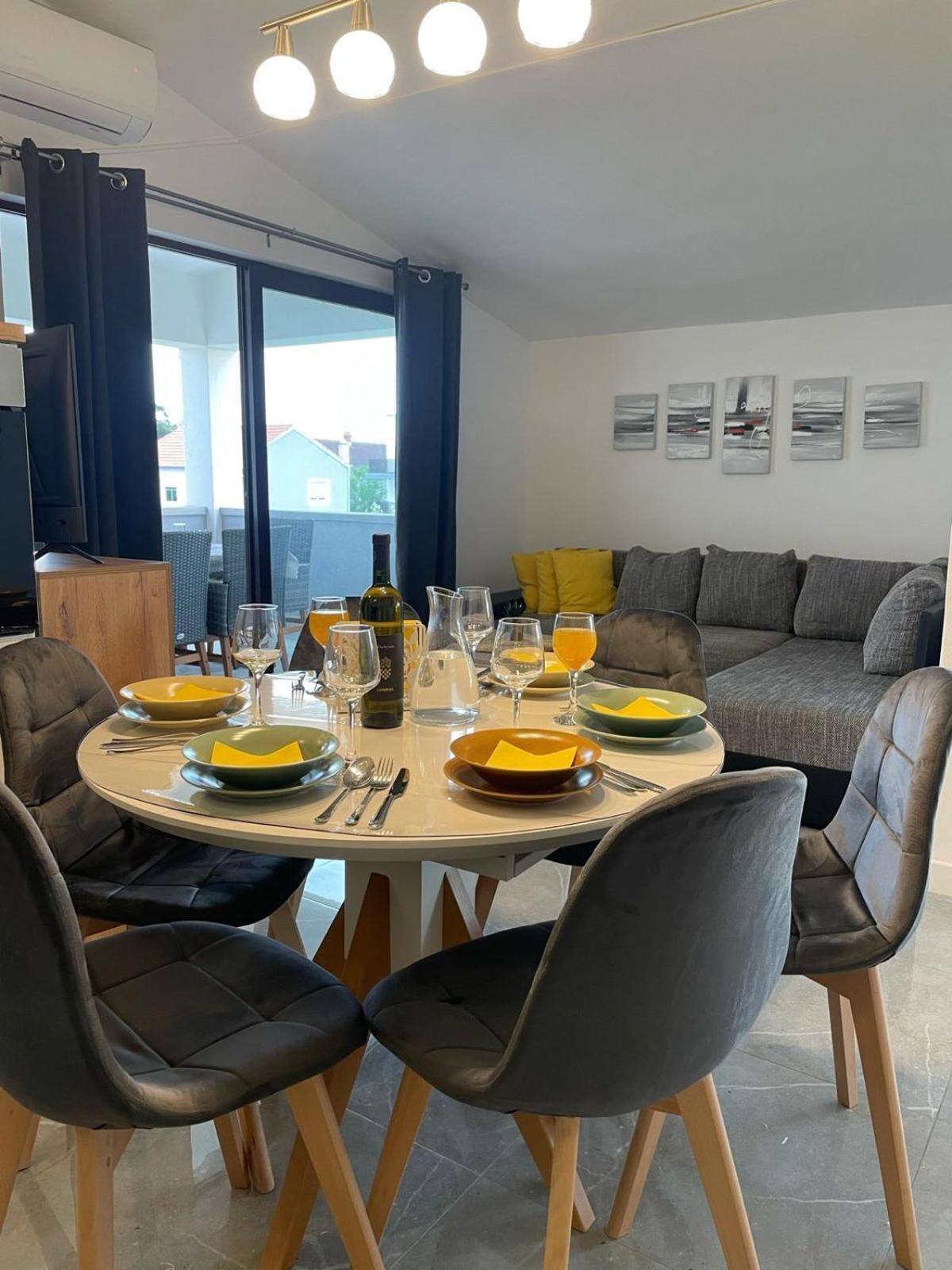 Apartments Mia Бибине Екстериор снимка